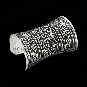 Retro and Exaggerated Woman Cu